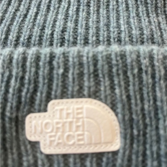 🆕 The North Face City Street Beanie - Picture 2 of 2